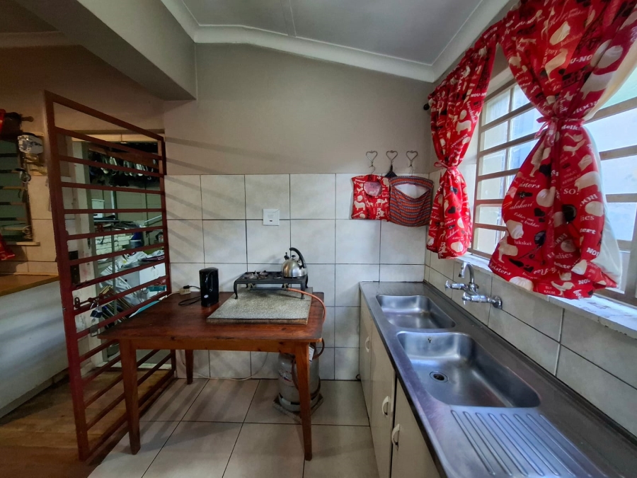 4 Bedroom Property for Sale in Oakdale Western Cape